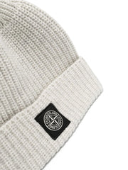 Stone Island Compass motif ribbed-knit Beanie in Light Grey