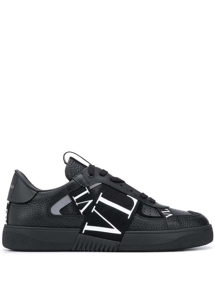 Valentino Garavani VL7N Low-top Trainers in Black